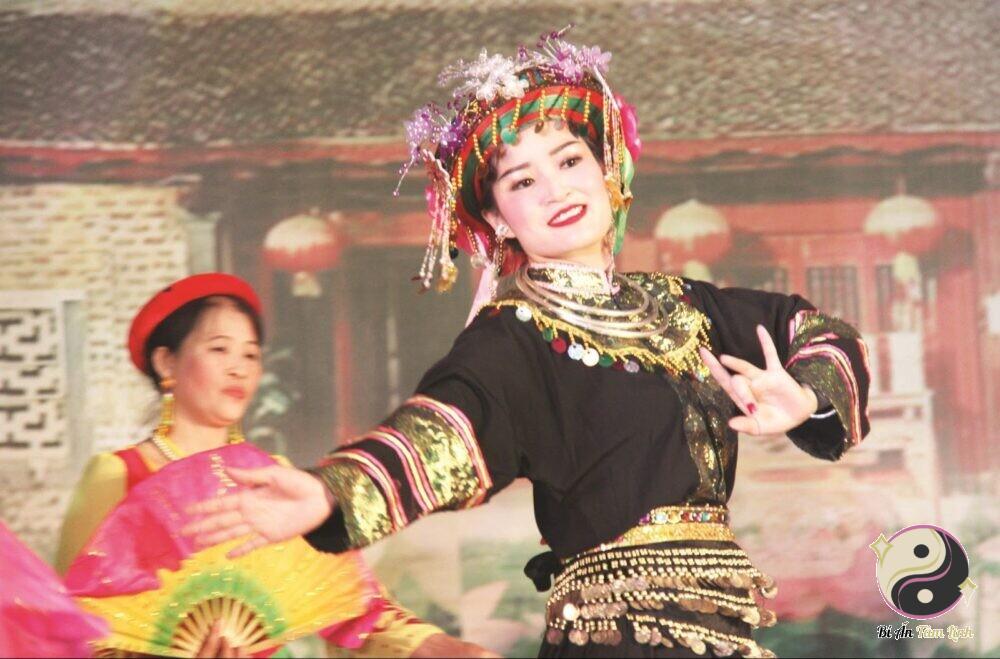Bạn đã biết hầu đồng là gì?