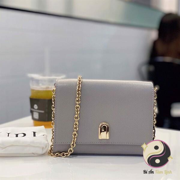 Mệnh Mộc hợp với ví màu gì?